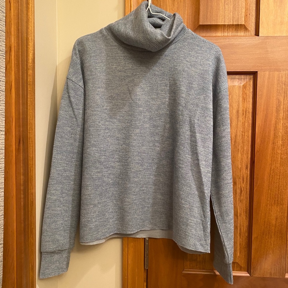 SHEIN Blue Cropped Turtleneck Sweater